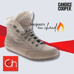Pour rester au chaud, pendant les froides journées d'hiver ❄️❄️

#candicecooper #Béziers #boots #fourrure
